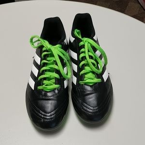 Boys Adidas Kleets size 3.5